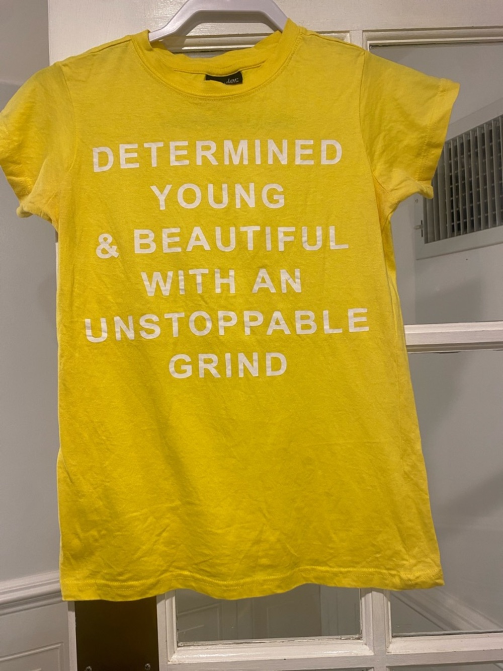 Popular Sports size Medium T-shirt good condition